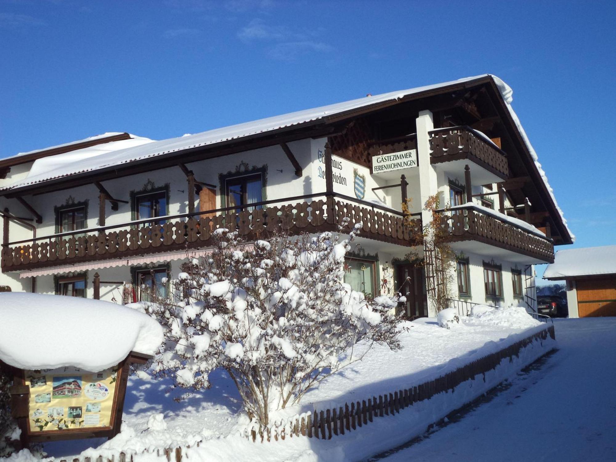 Ferienwohnung-Susanne-Im-Gaestehaus-Bergfrieden Bayersoien Esterno foto
