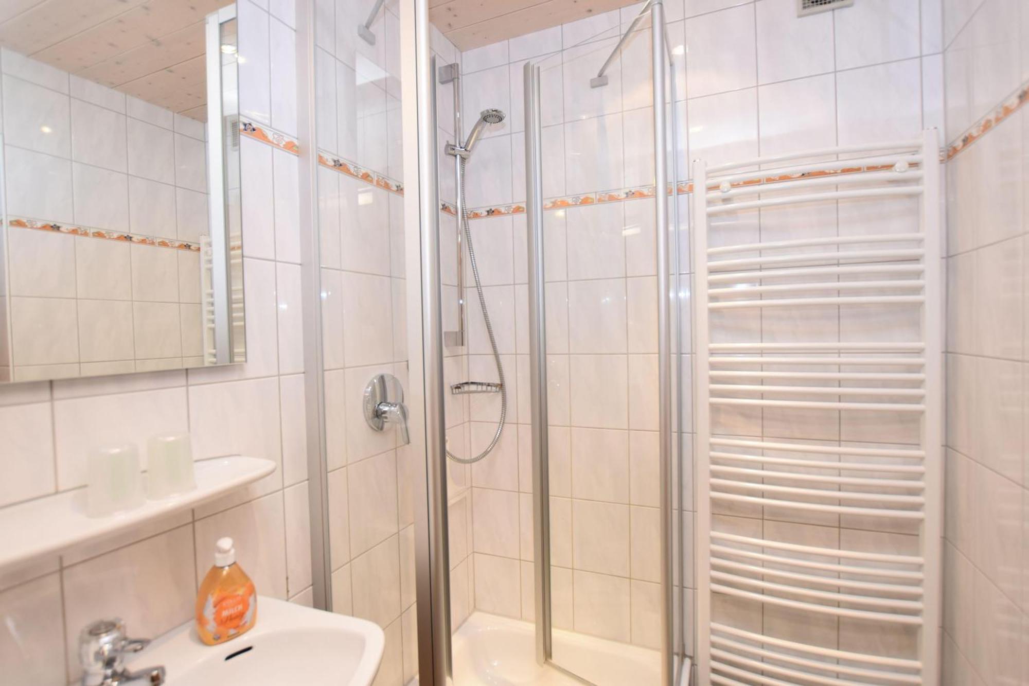 Ferienwohnung-Susanne-Im-Gaestehaus-Bergfrieden Bayersoien Esterno foto